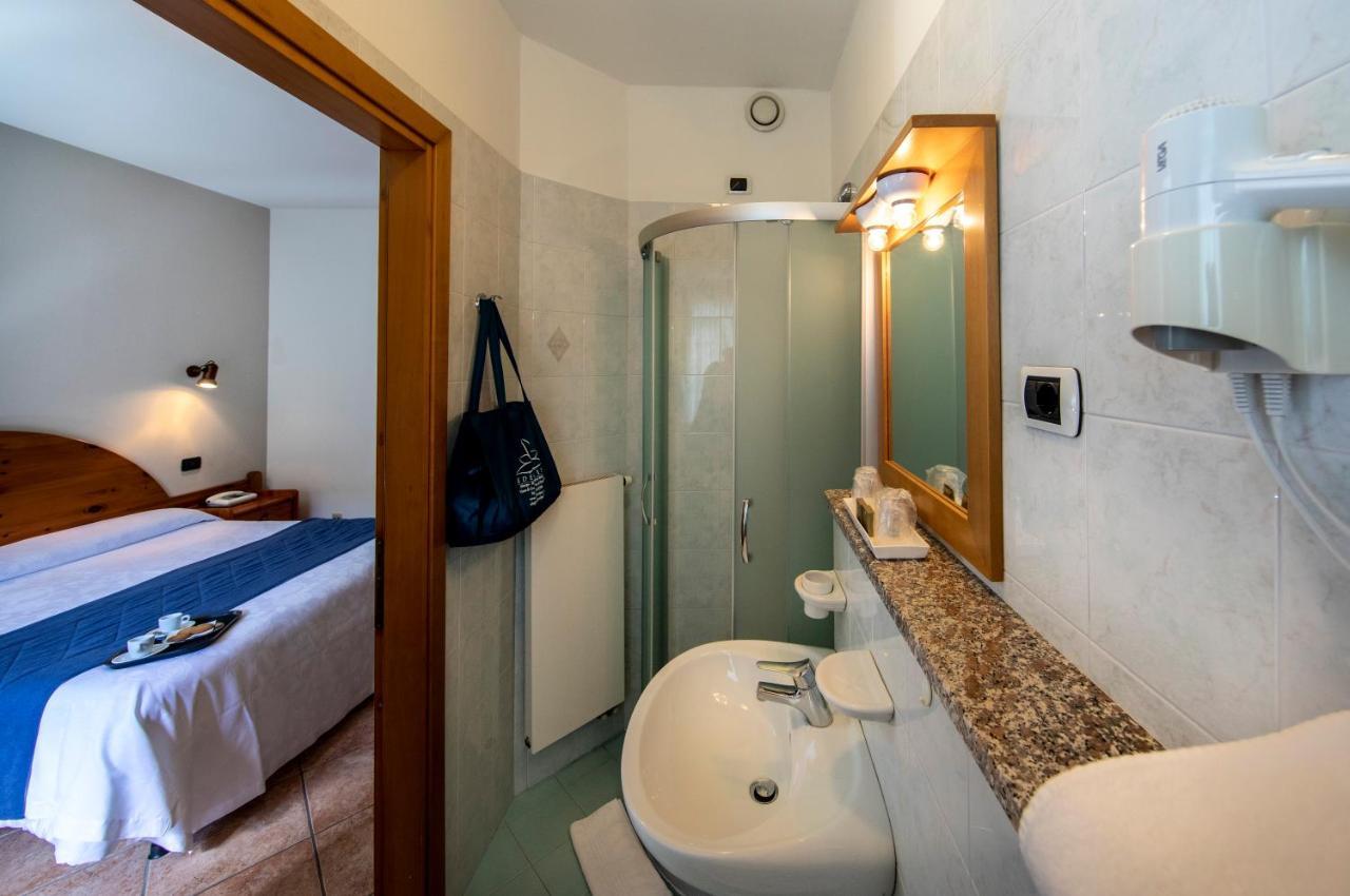 Albergo Edelweiss - Larespa โครโด ภายนอก รูปภาพ