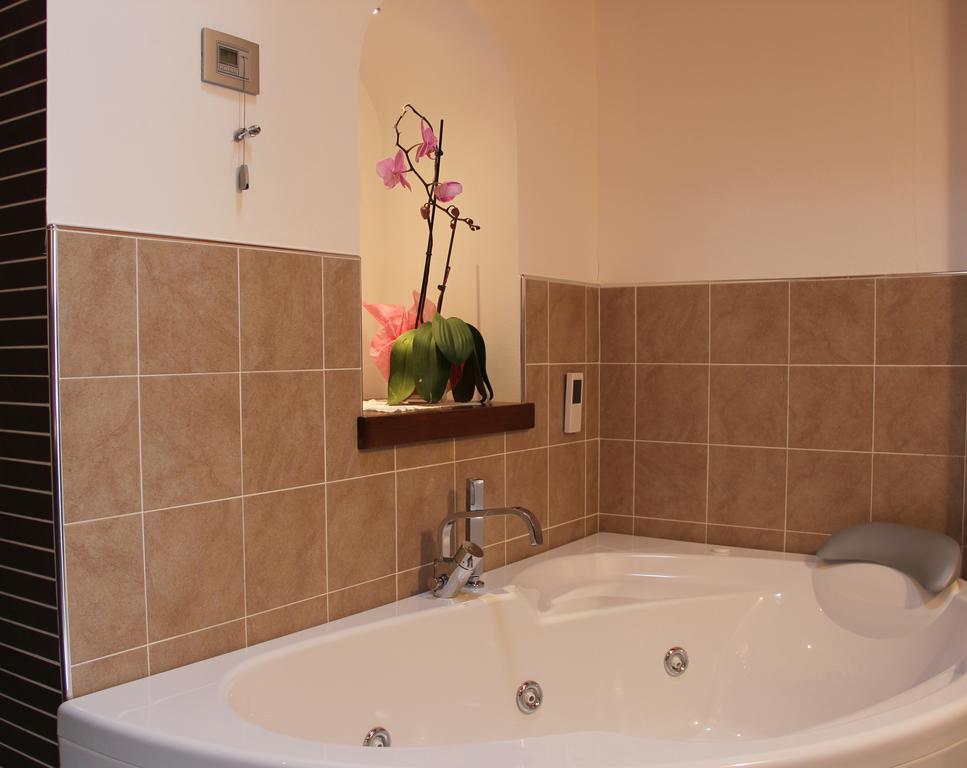 Albergo Edelweiss - Larespa โครโด ภายนอก รูปภาพ