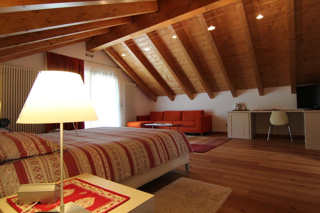 Albergo Edelweiss - Larespa โครโด ภายนอก รูปภาพ