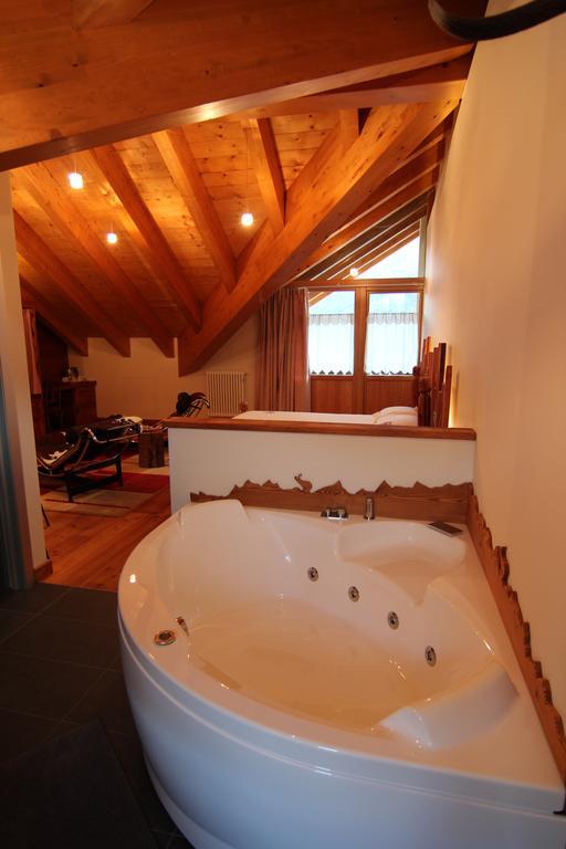 Albergo Edelweiss - Larespa โครโด ภายนอก รูปภาพ